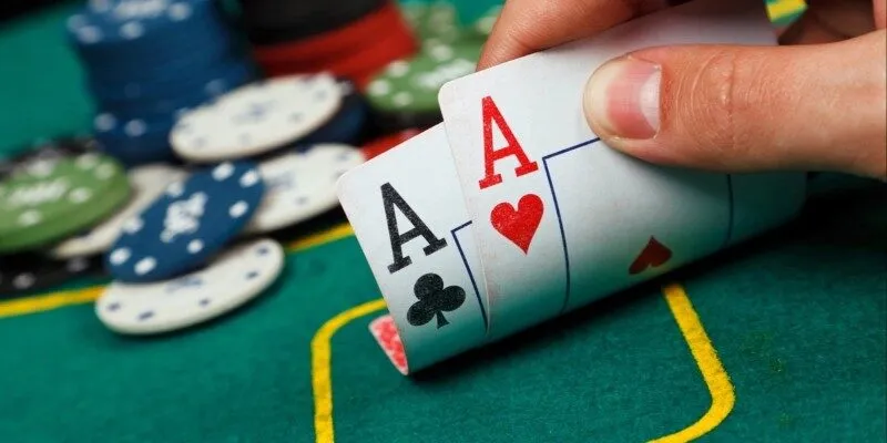 Cách Chơi Poker: Hướng Dẫn Luật Cho Tân Thủ Tại EV88 2 Tìm hiểu tổng quan về tựa game Poker